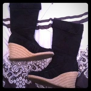 Black suede wedge heel boots (moccasin style)